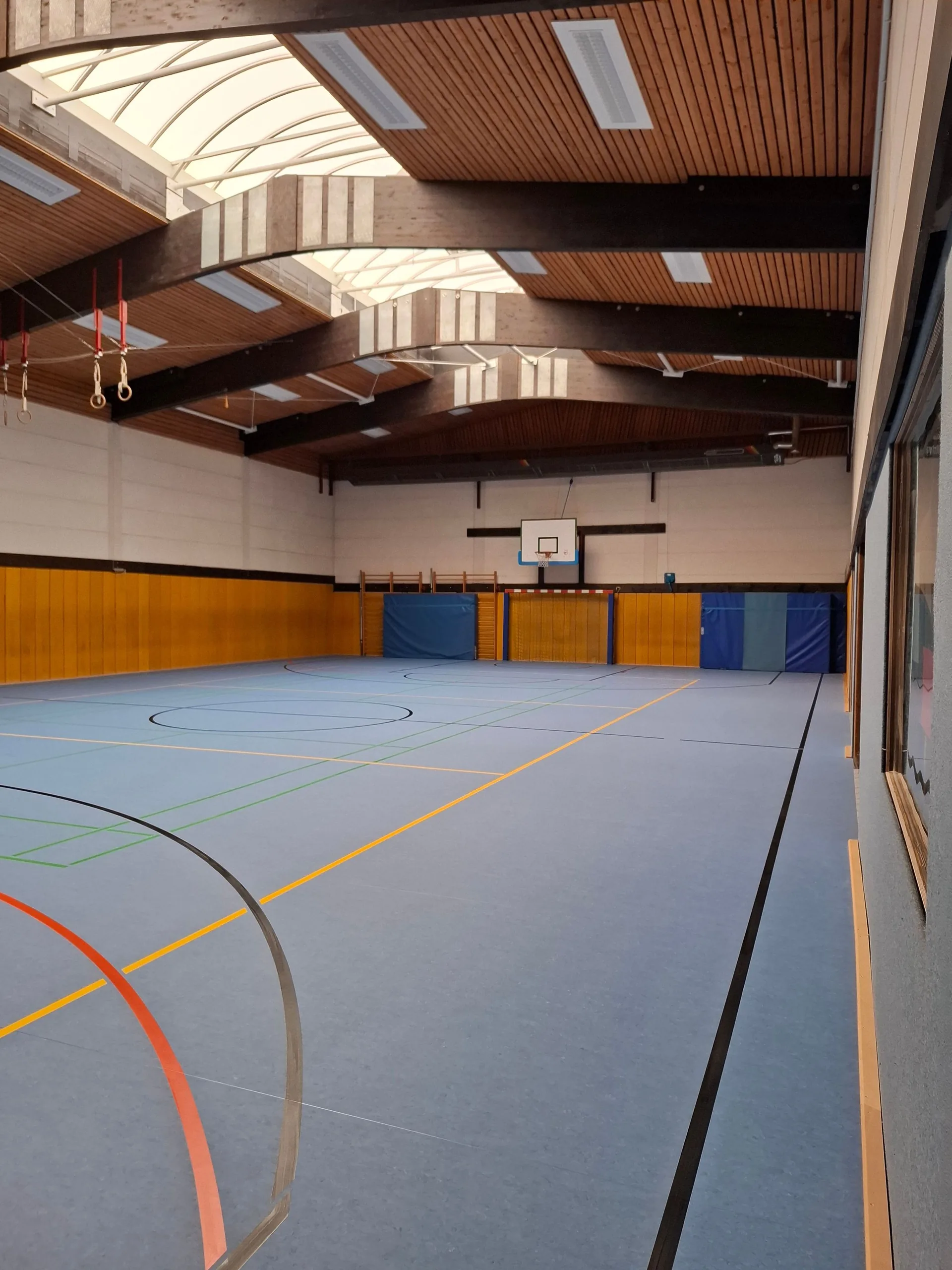 Innenansicht der Sporthalle